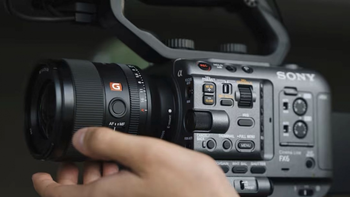 Sony Luncurkan FE 100mm F2.8 Macro GM OSS: Lensa Makro Telefoto Medium Pertama dalam Seri G Master