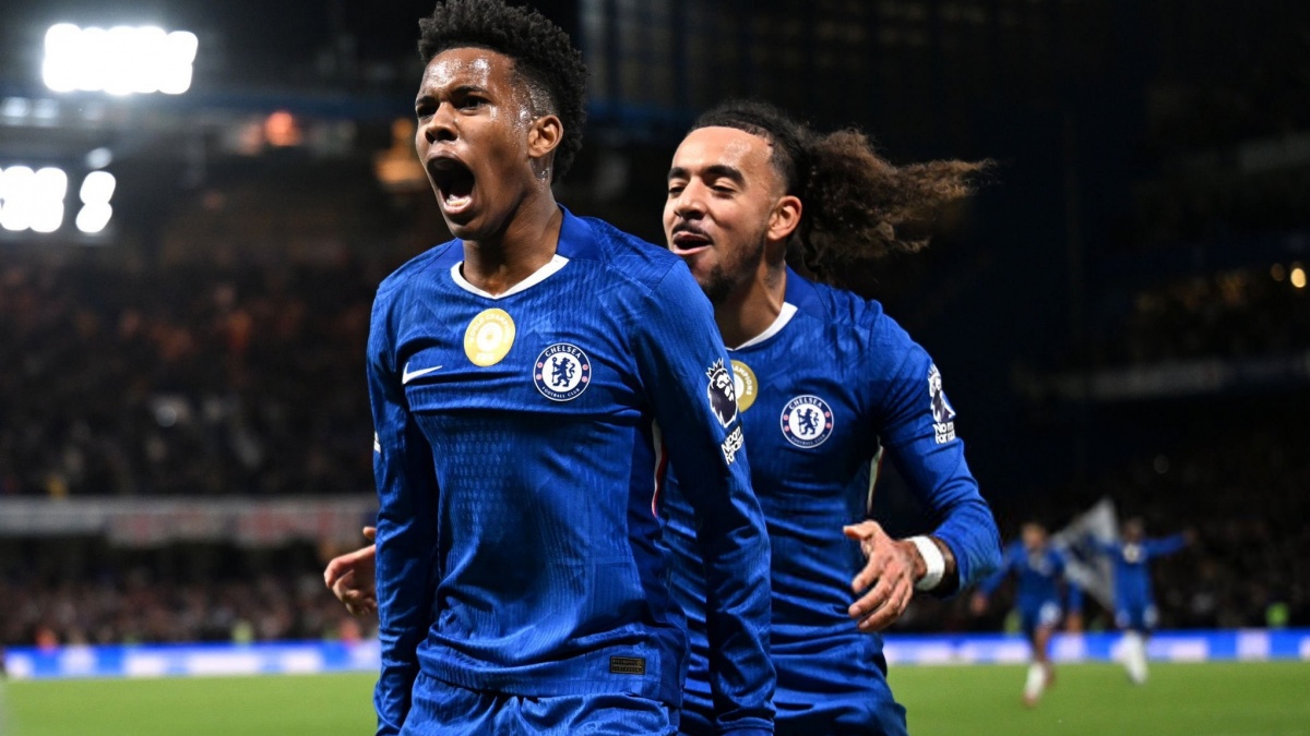 Chelsea Lumat Barcelona 3-0, Thierry Henry Samakan Estevao dengan Ryan Giggs