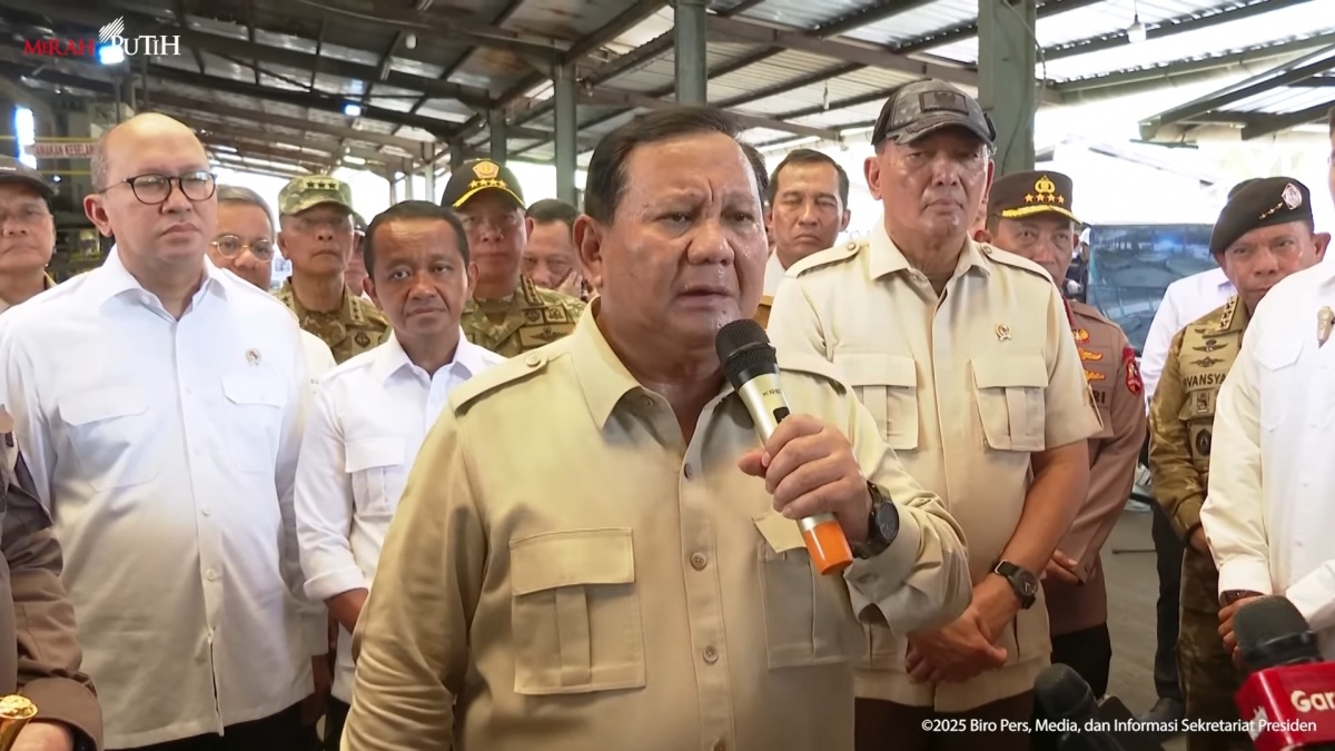 Prabowo Singgung Kerugian Tambang Ilegal Rp300 Triliun, Gestur Bahlil Colek Rosan Jadi Sorotan!