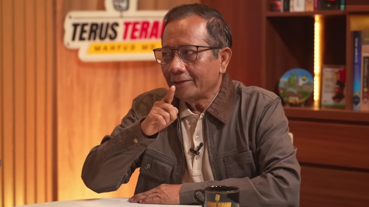 Mahfud MD Bongkar Borok Kereta Cepat Whoosh: Duit Lari ke Mana? Natuna Bisa Jadi Taruhan