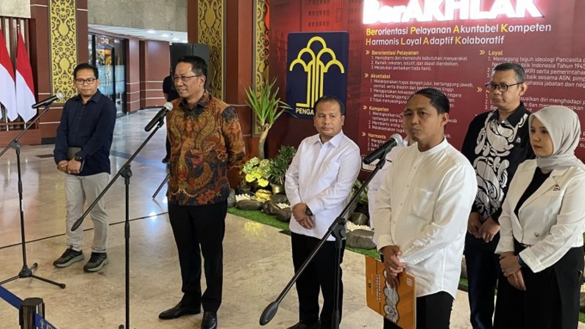 Menkum Spill Tipis-tipis Nama Ketua Dewan Pembina PSI: Habis Huruf J Huruf E