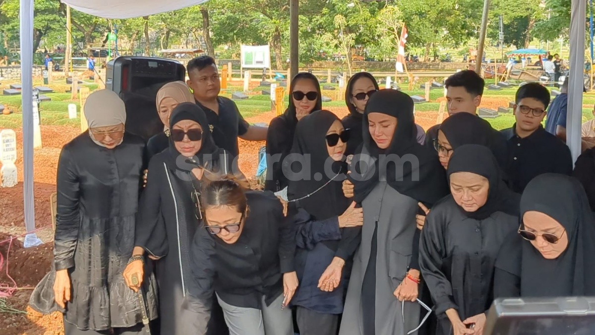 Unggahan Pertama Olla Ramlan Setelah Kepergian Ibunda Tercinta