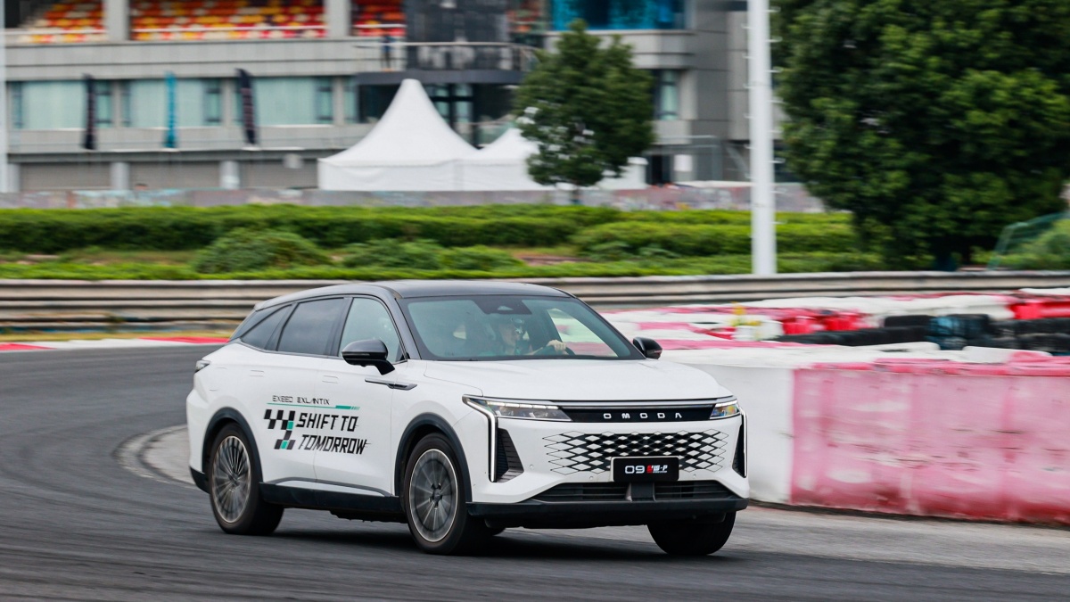 OMODA O9 SHS Siap Guncang Pasar SUV Hybrid di Indonesia