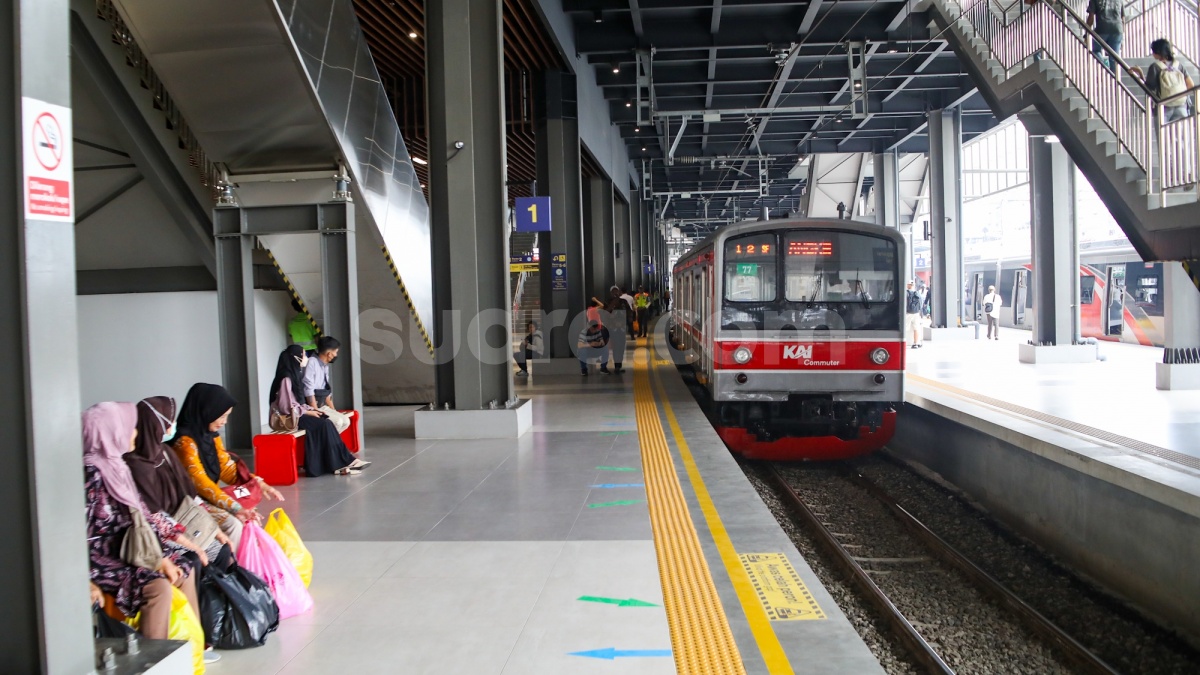 KRL Rangkasbitung-Tanah Abang Anjlok Dekat Stasiun, KCI Lakukan Rekayasa Perjalanan