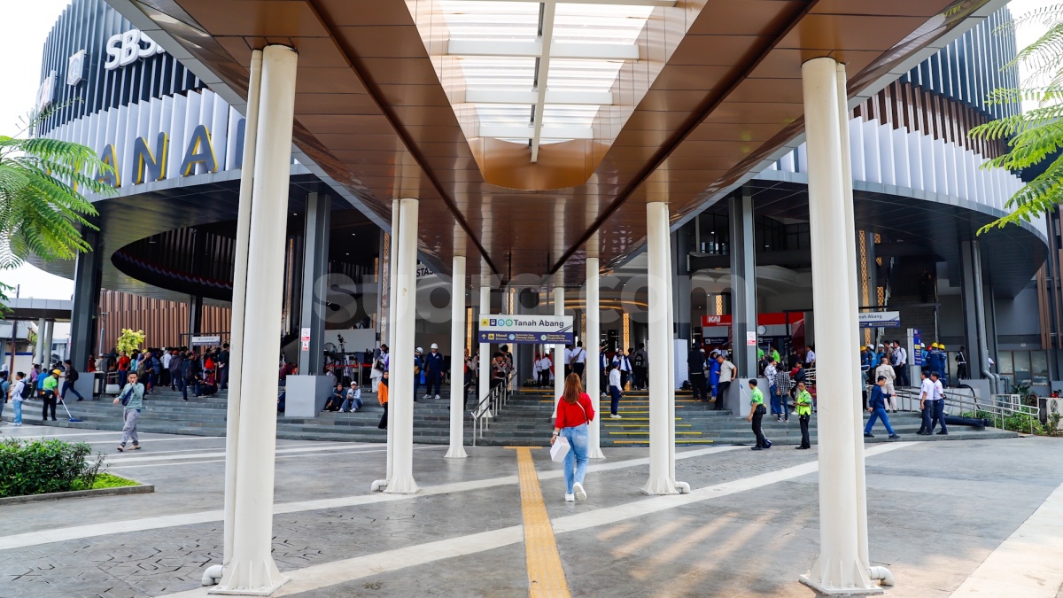 Naik Kereta Bukan Sekadar Perjalanan, Kini Stasiun Jadi Lifestyle Space Baru