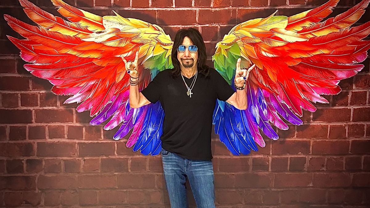 Gitaris Legendaris dan Pendiri Kiss, Ace Frehley Meninggal Dunia Usai Jatuh dan Cedera