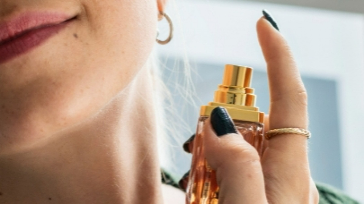 Eau de Parfum Dipakai di Mana? Ini Tips Wangi Tahan Lama dan Rekomendasi Parfumnya
