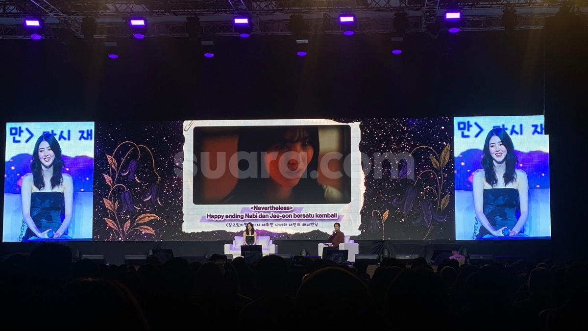 Fan Meeting Perdana di Jakarta Disambut Antusias, Han So Hee Menangis Haru Hingga Janji Coba Seblak