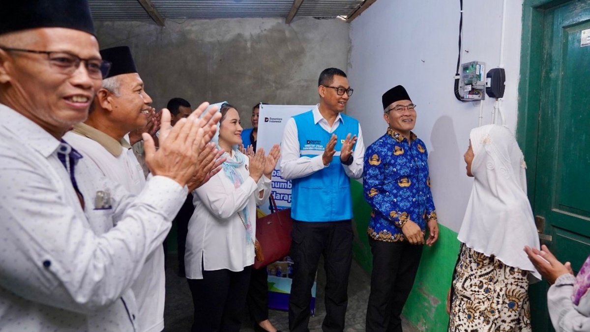 Sambut HLN Ke-80, PLN Berbagi Terang Untuk Masyarakat di Berbagai Daerah