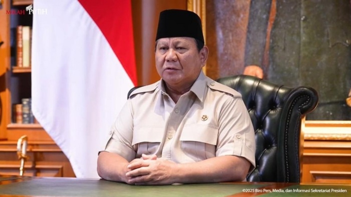 Prabowo Soroti Siswa Nulis Kecil demi Hemat Kertas, Minta Ada Buku Gratis dan Pelajaran Menulis!