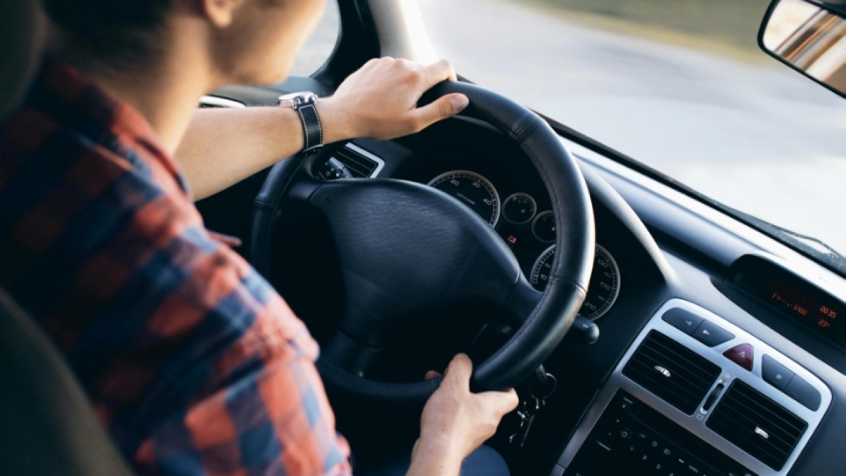 Belajar Mengemudi, Sebaiknya Pilih Mobil Manual atau Matic? Ini Perbandingan Lengkapnya