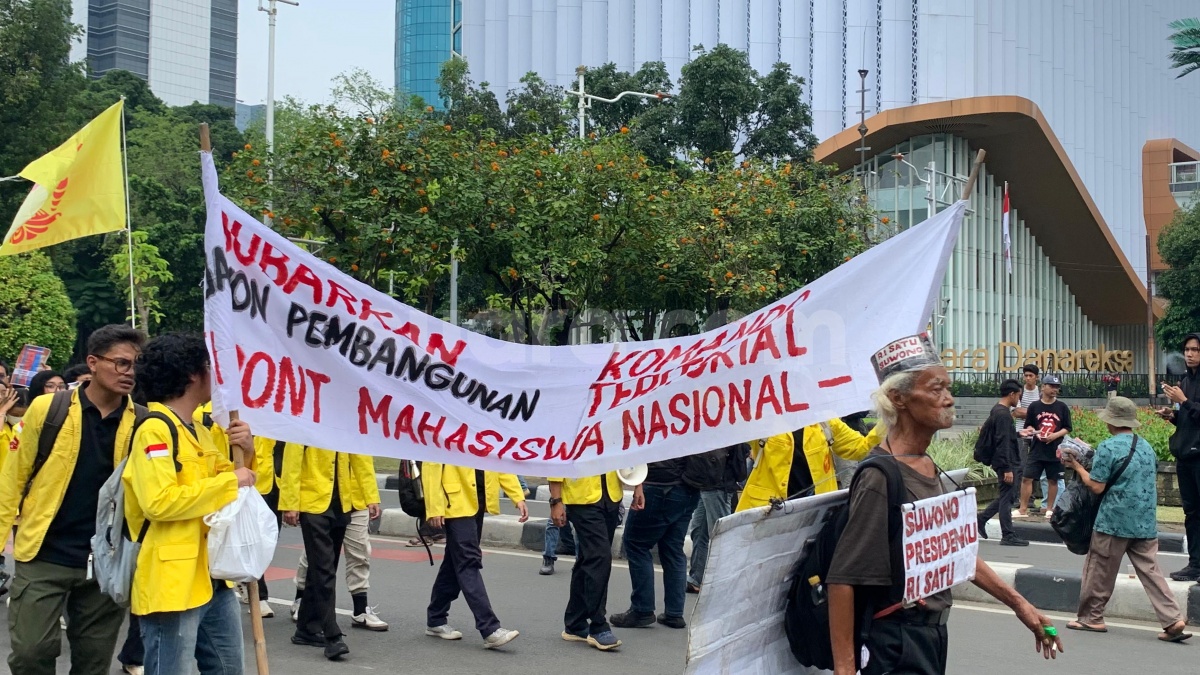 Bawa Spanduk Indonesia Gawat Darurat, Ini yang Jadi Sorotan BEM SI di Setahun Pemerintahan Prabowo