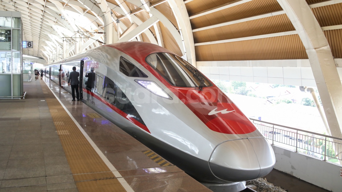 Utang Kereta Cepat Dialihkan ke Kemenkeu pada 15 September
