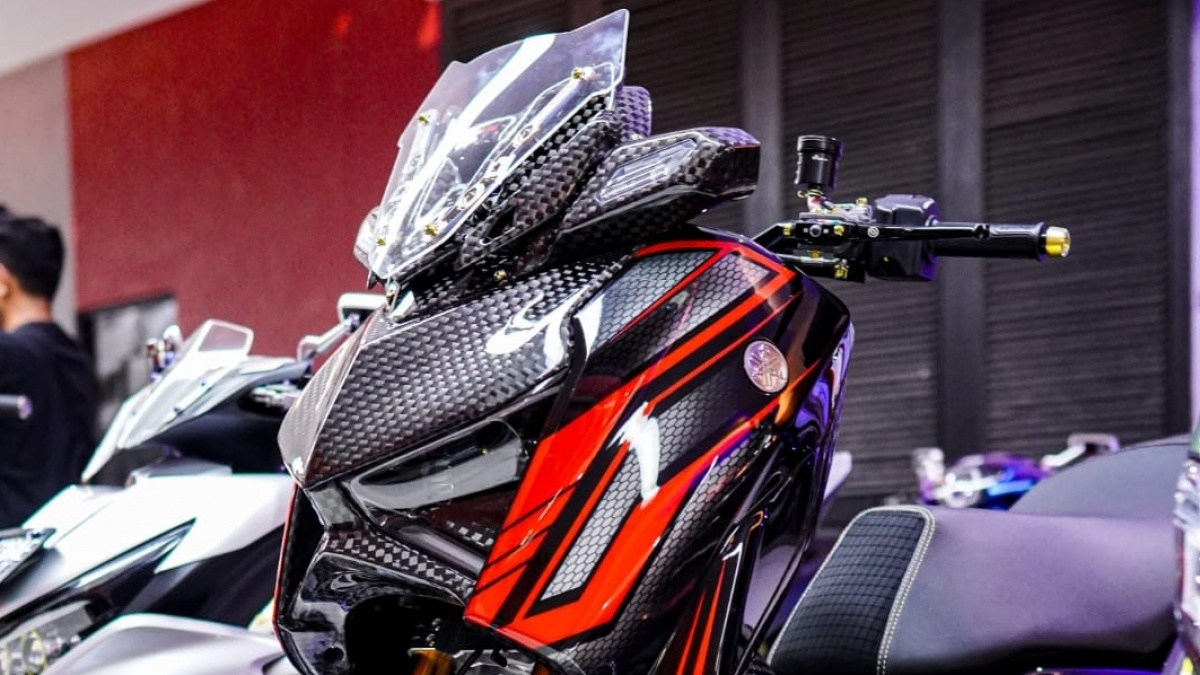 Intip Modifikasi Hedon Yamaha XMAX Berkonsep Black Mamba