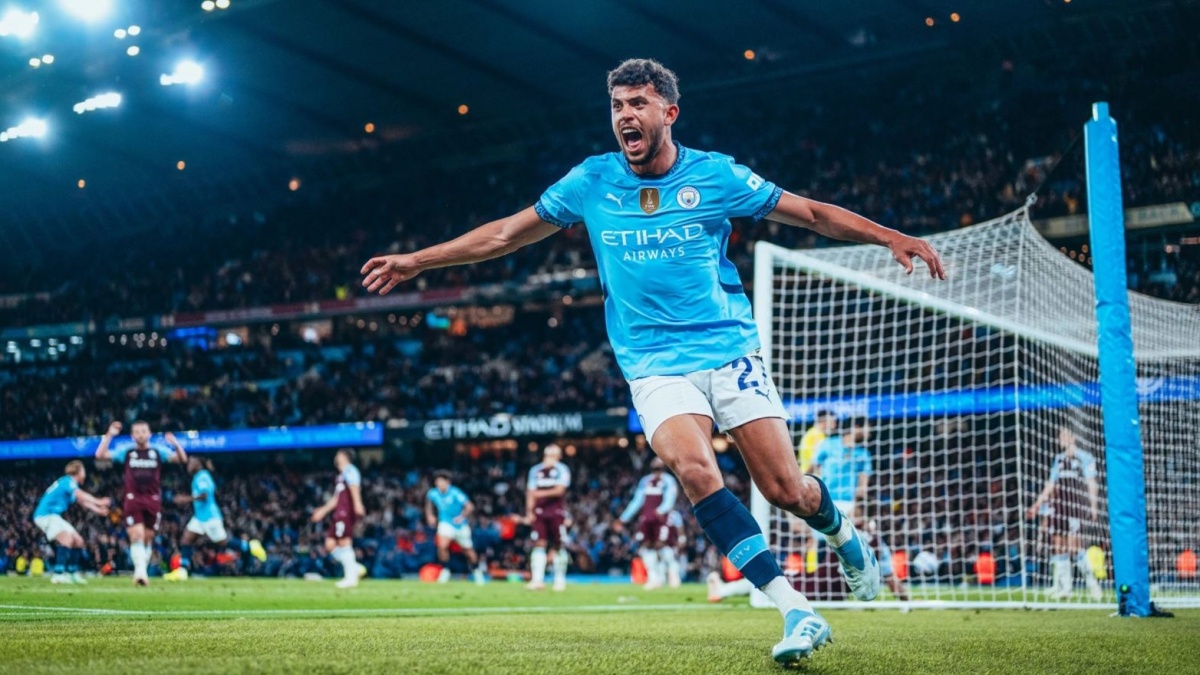 Bek Rp1 Triliun Diprediksi Pep Guardiola Bakal Jadi Pemain Terbaik Dunia