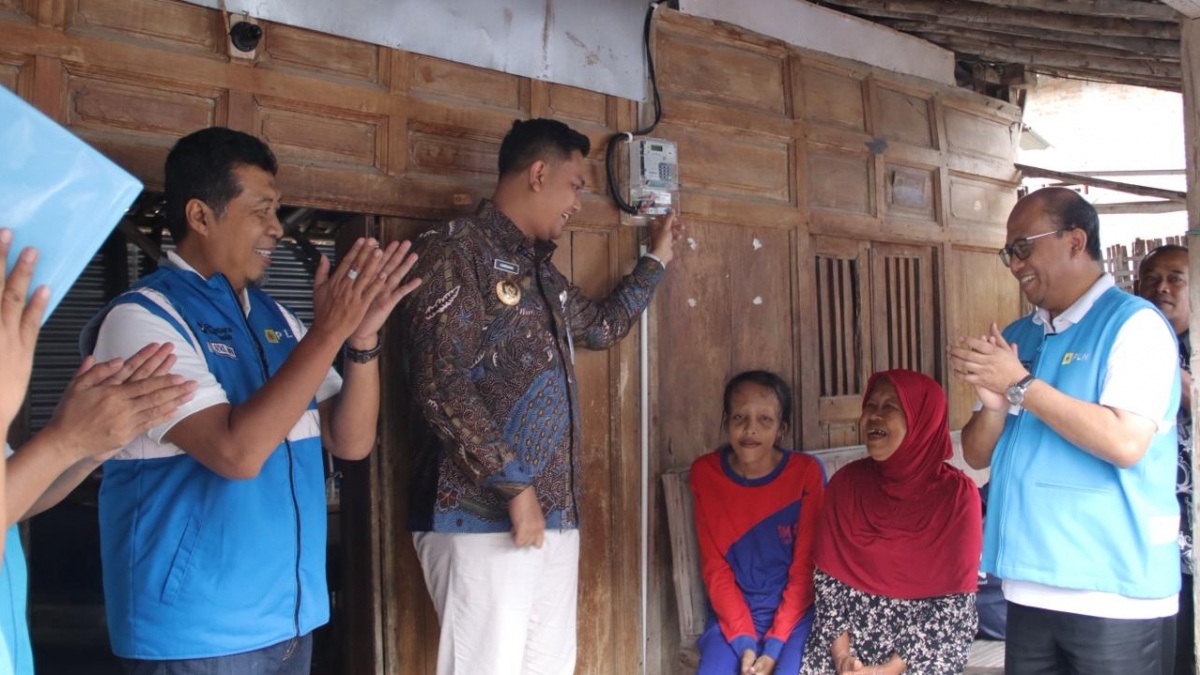 PLN Hadirkan Terang di Klaten, Wujudkan Harapan Baru Warga di HLN ke-80