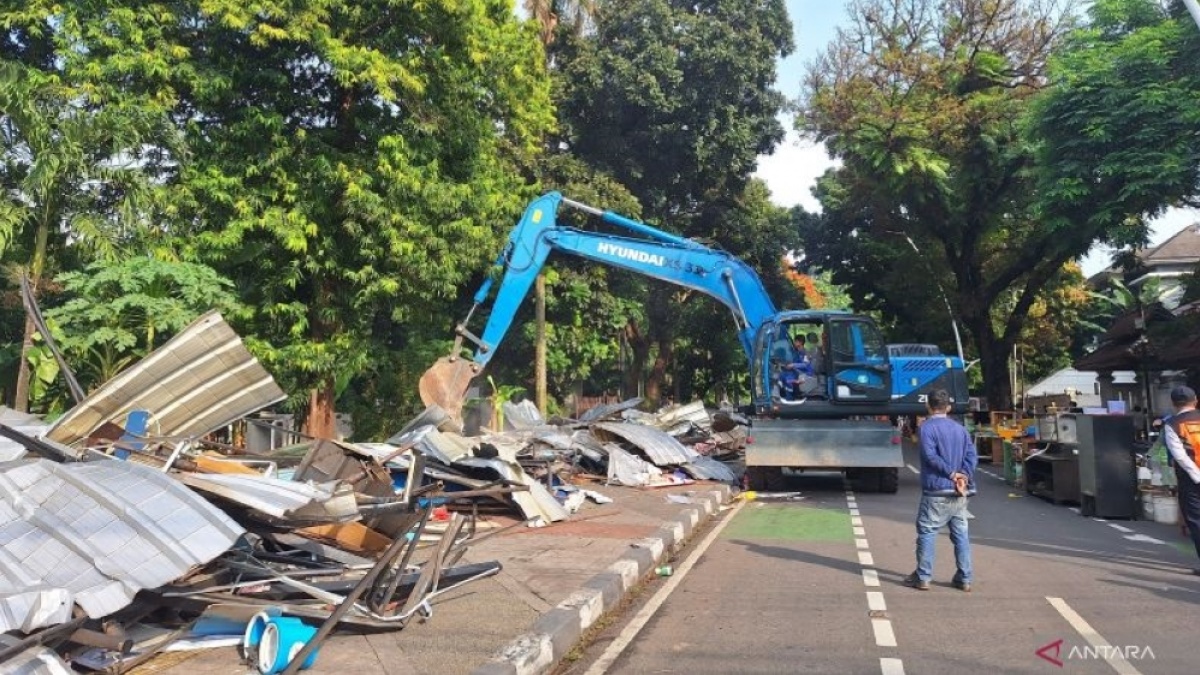 Ricuh! Penggusuran Pasar Barito Berujung Blokade Jalan: Pedagang Melawan!