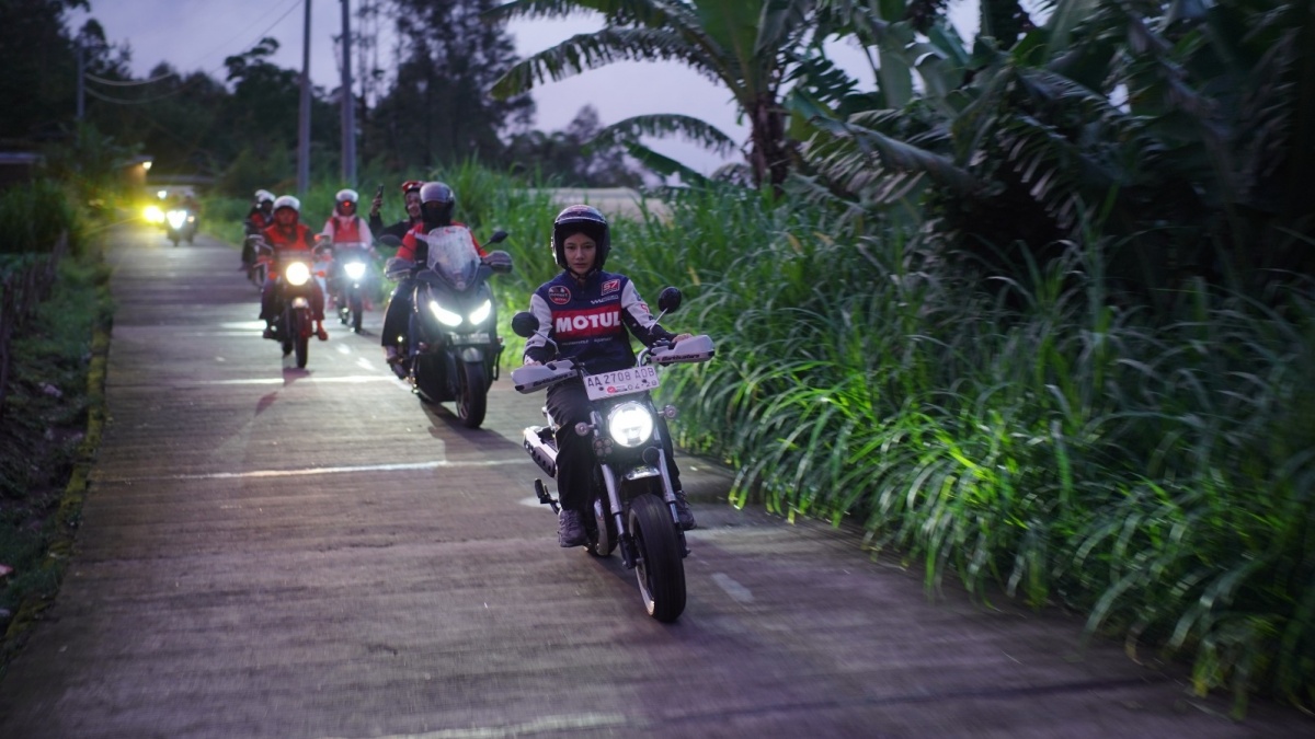 Motul Gelar Riding Bersama Mitra Bengkel dan Mekanik Berikan Edukasi Teknis