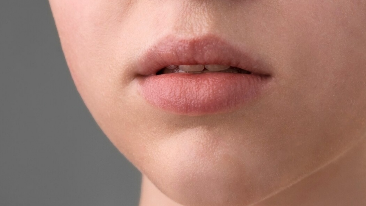 Ini Arti Kedutan Bibir Atas dan Bawah Menurut Primbon Jawa serta Medis