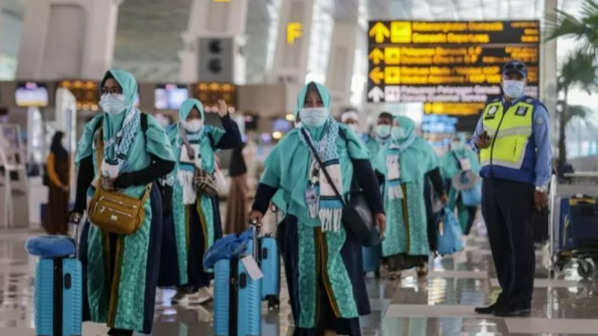 Angkasa Pura Sumbar Mulai Stop Penerbangan Umrah Sementara