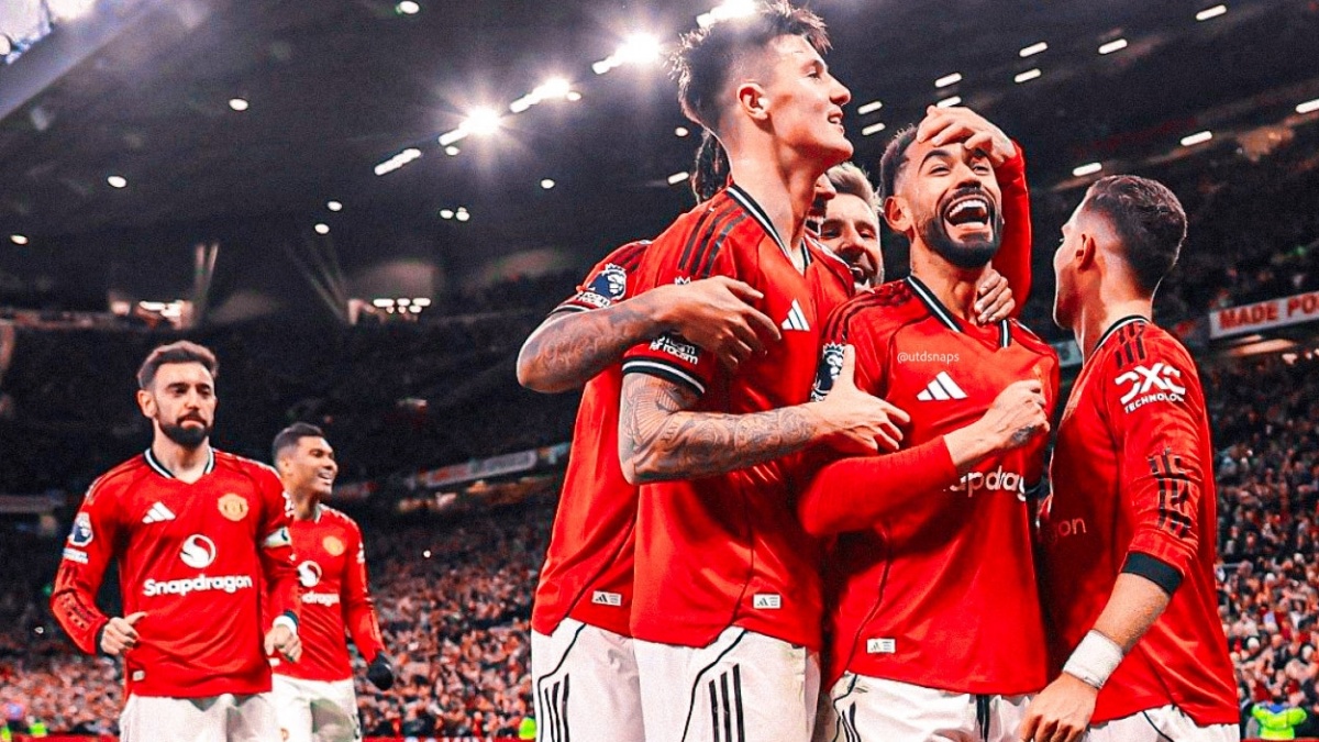 Striker 16 Tahun Bertubuh Besar Jadi Rebutan Manchester United dan Dortmund