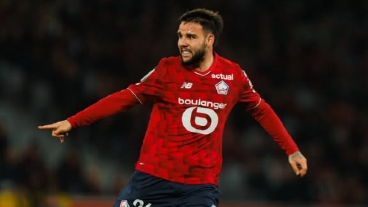 Calvin Verdonk Jalani Hari Sial: Main 5 Menit, Kartu Merah, Lille Tumbang dari Strasbourg