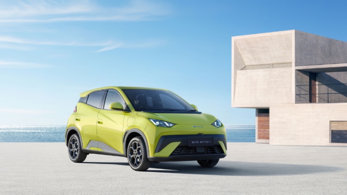 Terpopuler: Toyota Ragu Bikin Pabrik Baterai EV, BYD Curi Kursi Puncak Penjualan Mobil