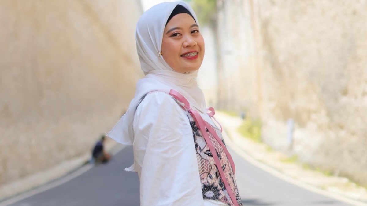 Cosplay Bak 'Noni Belanda', Konten Kocak Musdalifah Beli Takjil Diduga Sindir Istri Gubernur Kaltim