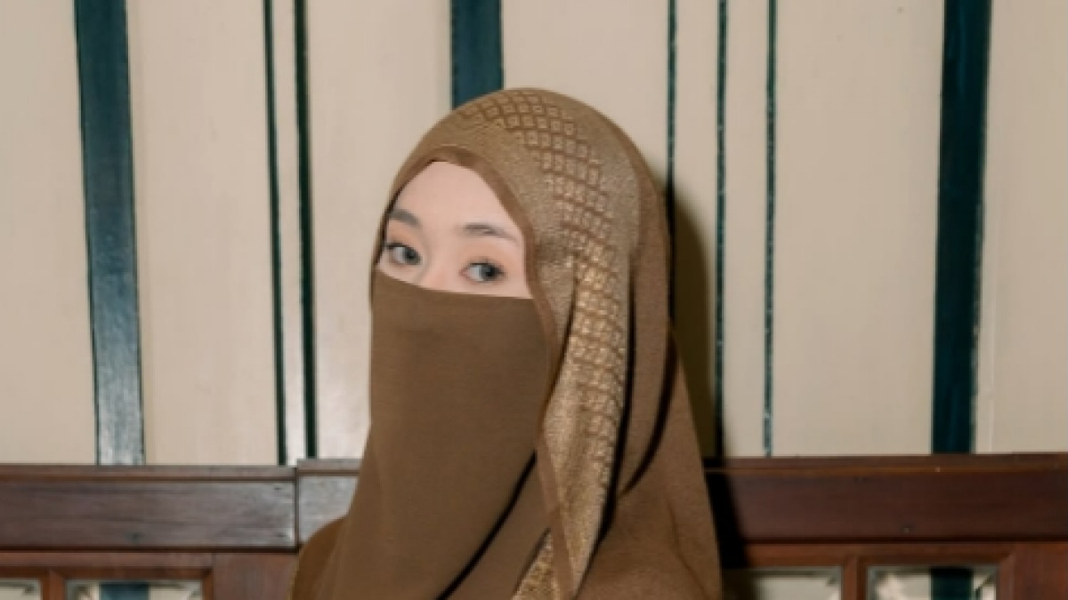 Siapa Tinandrose? Perempuan Bercadar yang Dinikahi Fiki Naki
