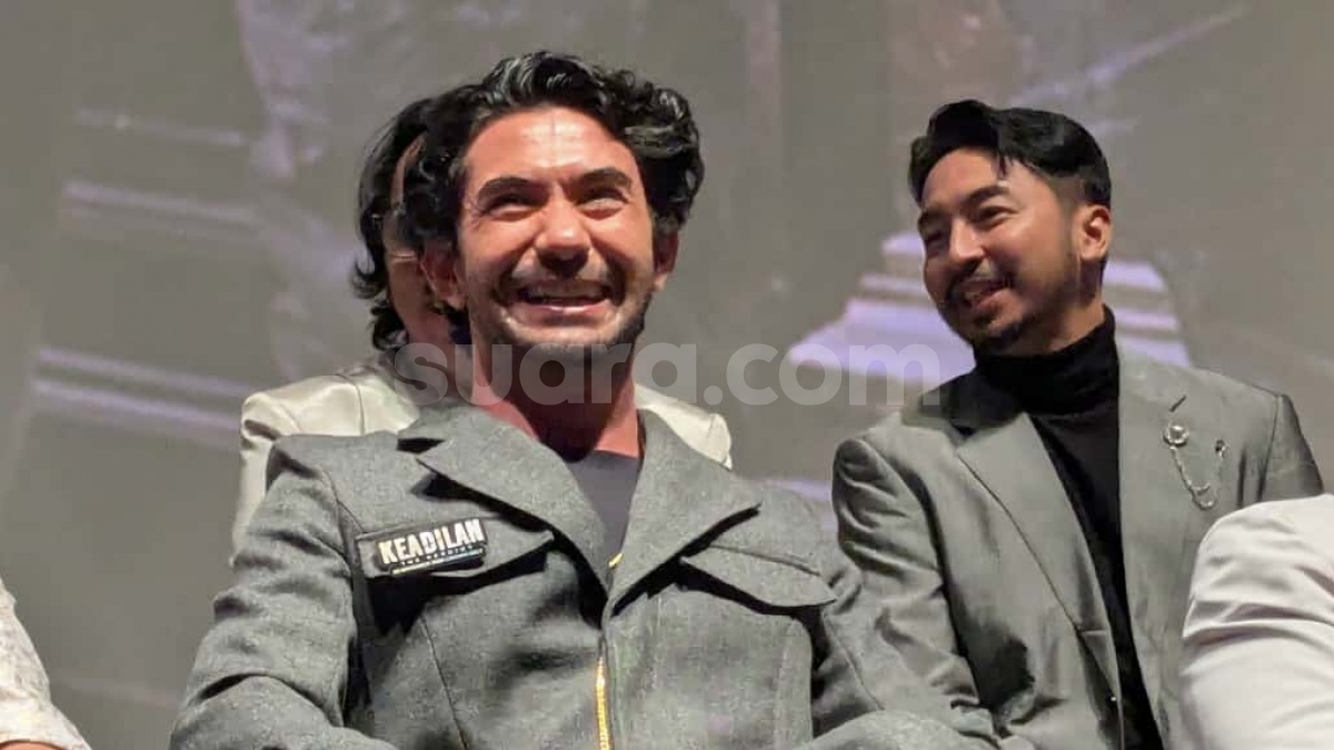Reza Rahadian Dikabarkan Mainkan Karakter Kapten Yoo Shi Jin, Banyak yang Protes