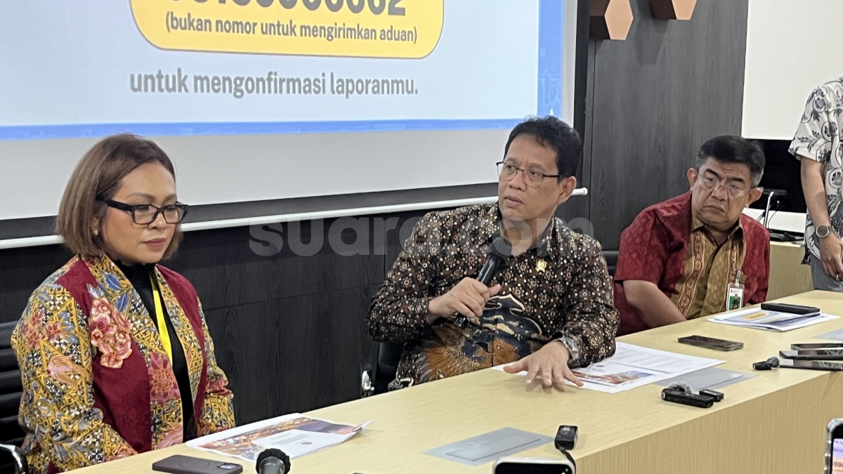Purbaya Pamer Jaket '8 Persen' Buatan UMKM, Minta Gen Z Kaya Bersama