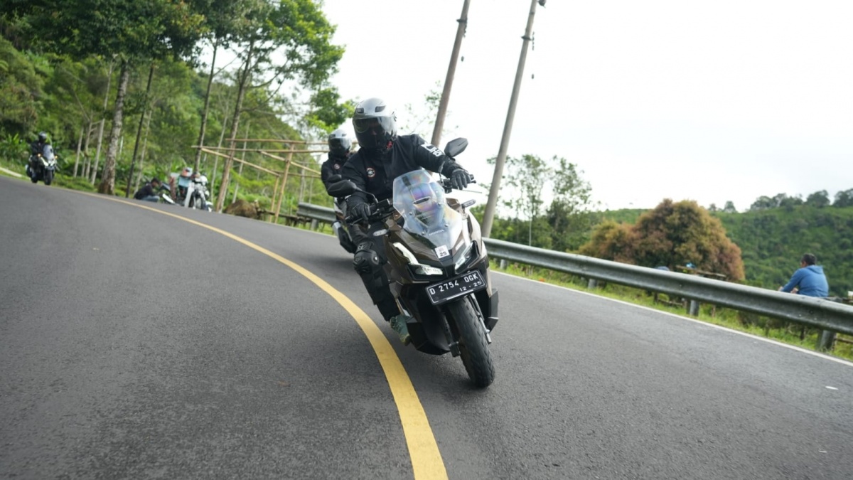 Jelang HBD 2025, Honda ADV160 Eksplore  Keindahan Alam Jawa Barat
