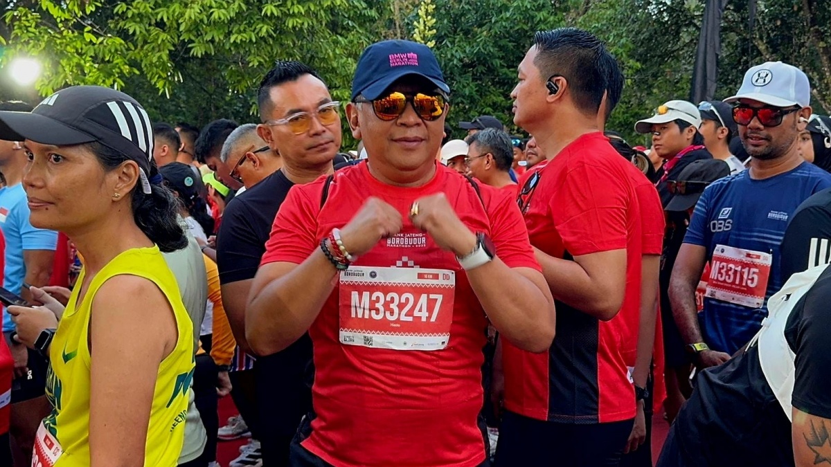 Hasto Kristiyanto Ikut Start 10K BorMar 2025: Mencari Daya Juang di Bawah Keagungan Borobudur