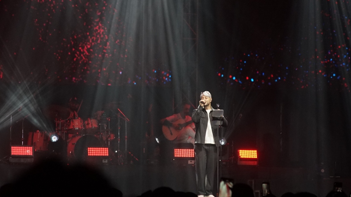 Konser Maher Zain & Harris J di Surabaya Disambut Meriah Ribuan Penggemar