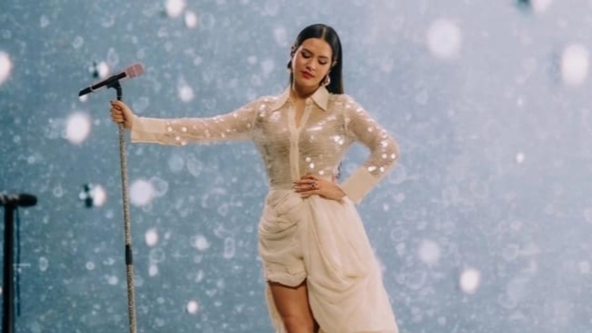 Raisa Curhat Lagi Patah Hati di Atas Panggung: Semua Orang Tahu
