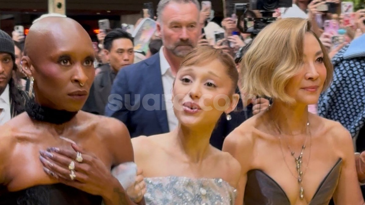 Jelajahi Dunia Sihir Wicked di Singapura, Bertemu Ariana Grande hingga Sapa Raisa di Yellow Carpet