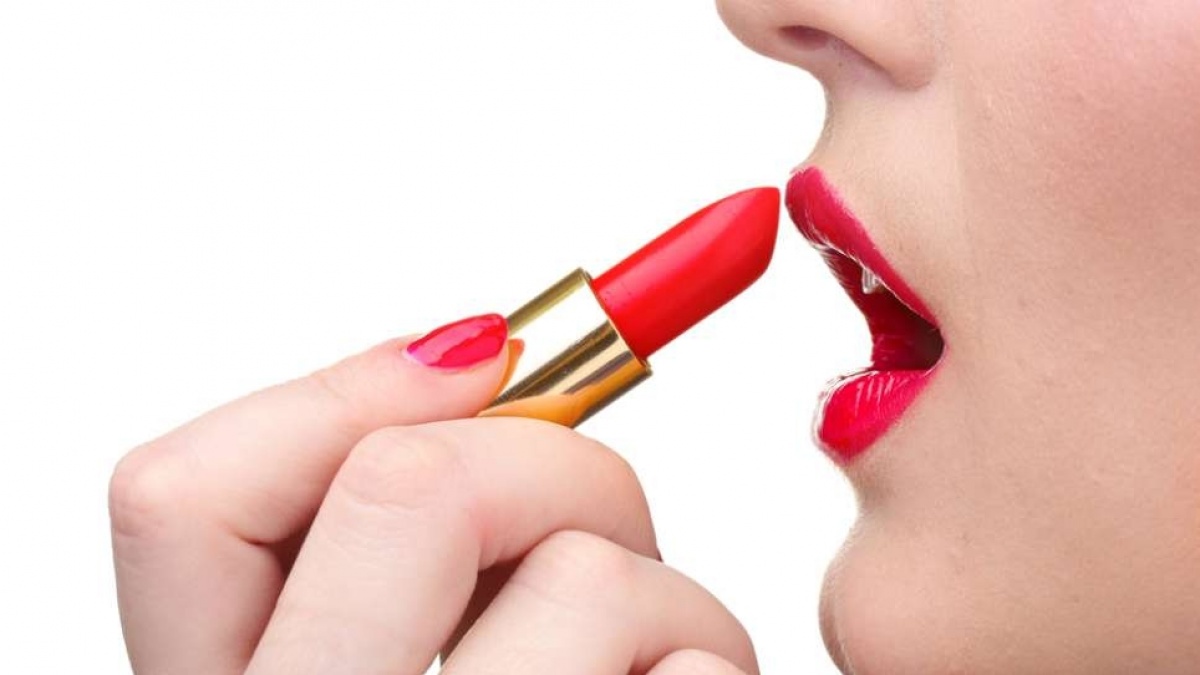5 Lipstik Ombre yang Bagus untuk Bibir Hitam agar Cerah dan Segar