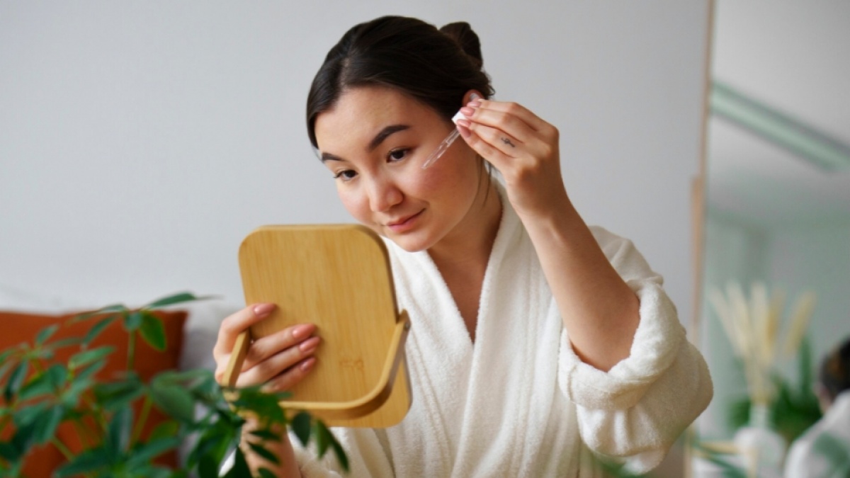 4 Peeling Serum Terbaik untuk Usia 30 Tahun, Bikin Kulit Cerah dan Awet Muda