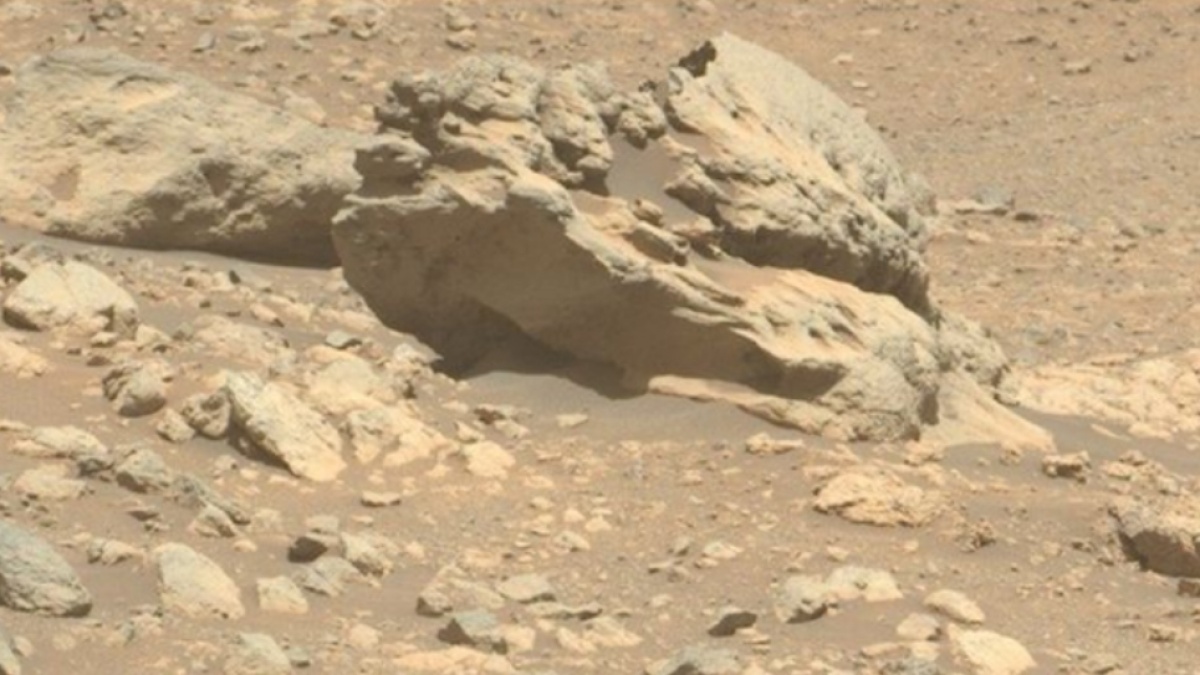 Rover NASA Temukan Batu Misterius di Mars, Diduga Berasal dari Luar Planet