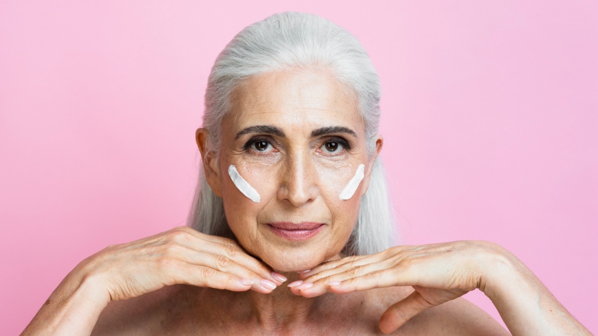 7 Sunscreen untuk Flek Hitam Usia 70 Tahun ke Atas, Rawat Kulit Tipis
