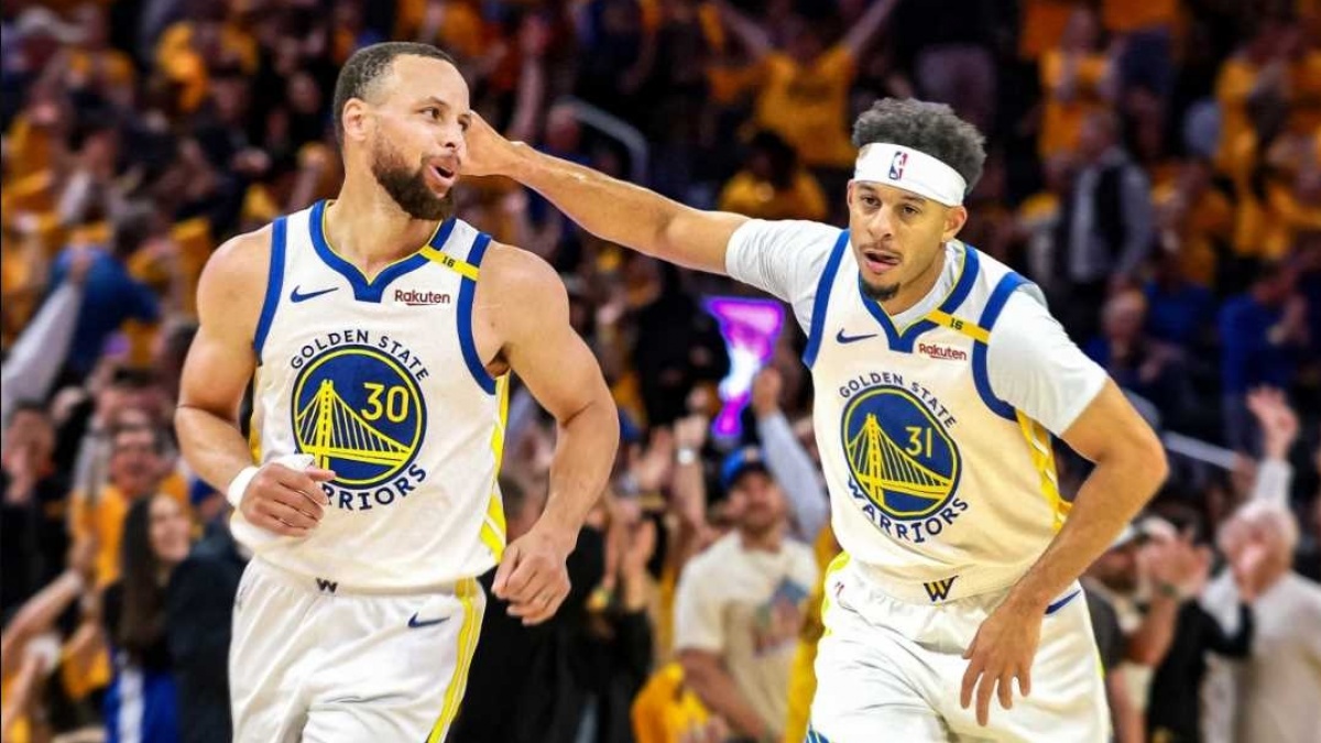 Stephen Curry Kembali Bersinar, Cetak 29 Poin Meski Warriors Kalah Tipis