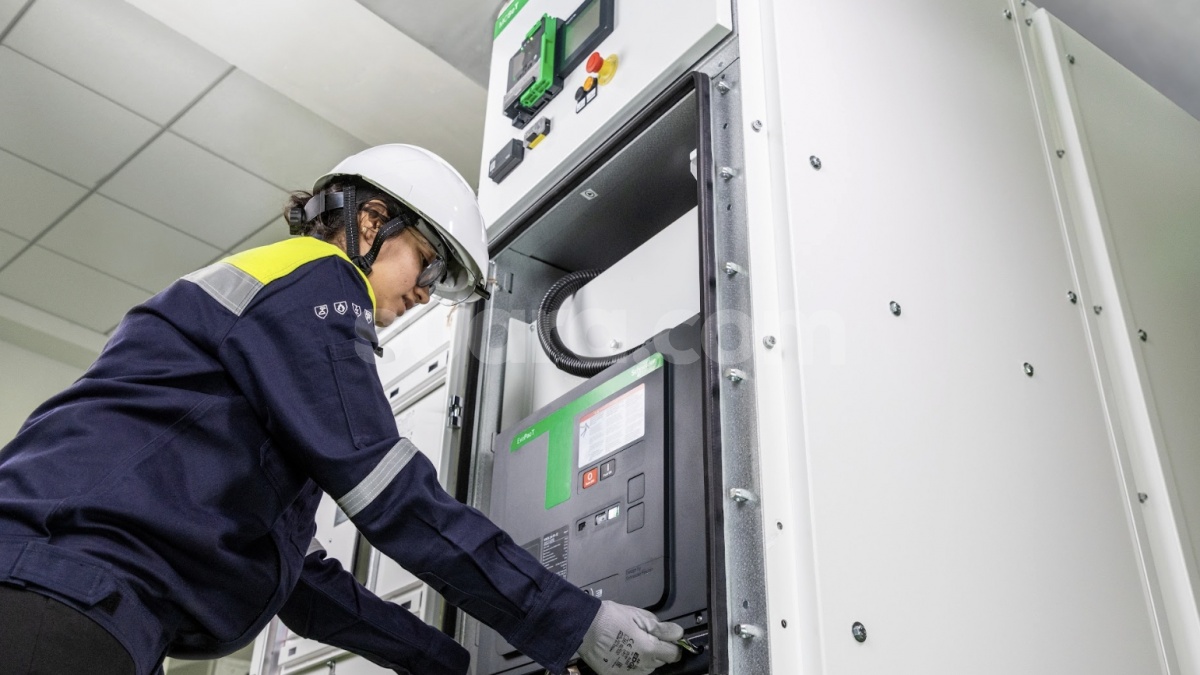 Tips Efisiensi Bisnis dengan Switchgear Digital, Tekan OPEX Hingga 30 Persen