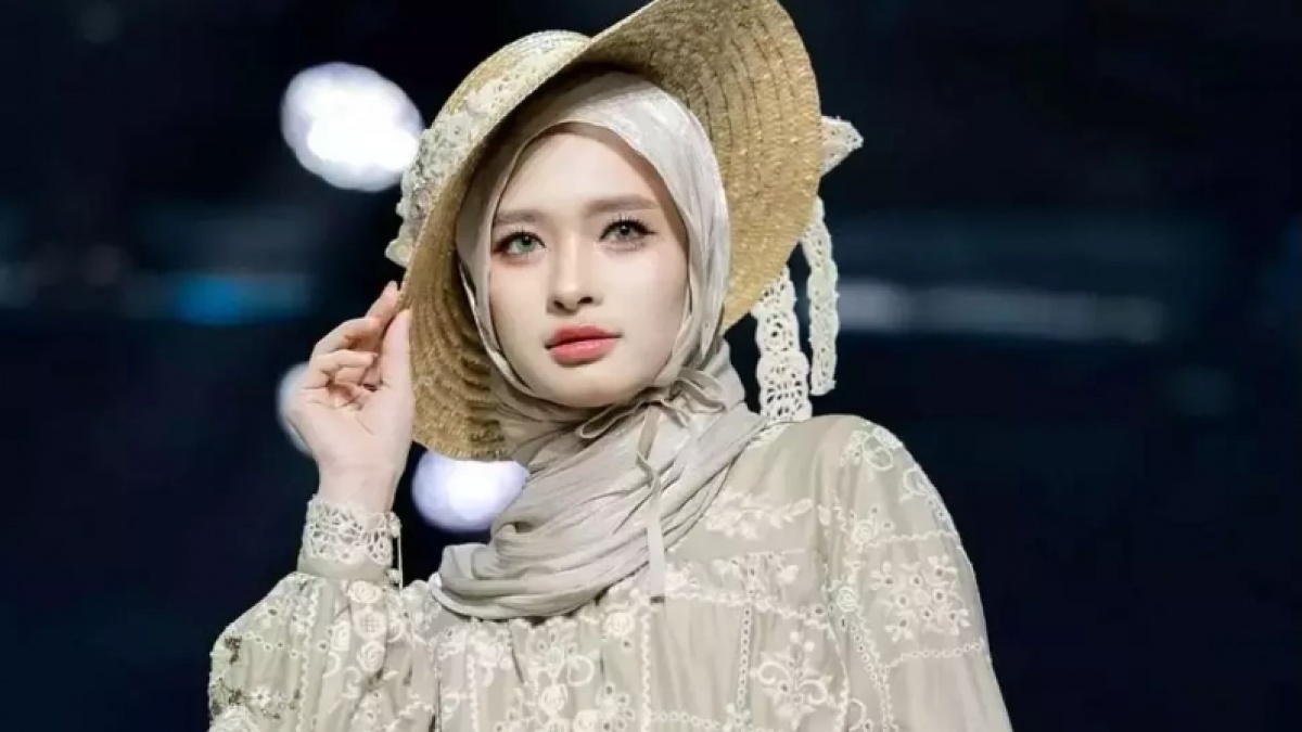 Diduga Simpanan Pria Beristri, Inara Rusli Minta Maaf ke Manajemen