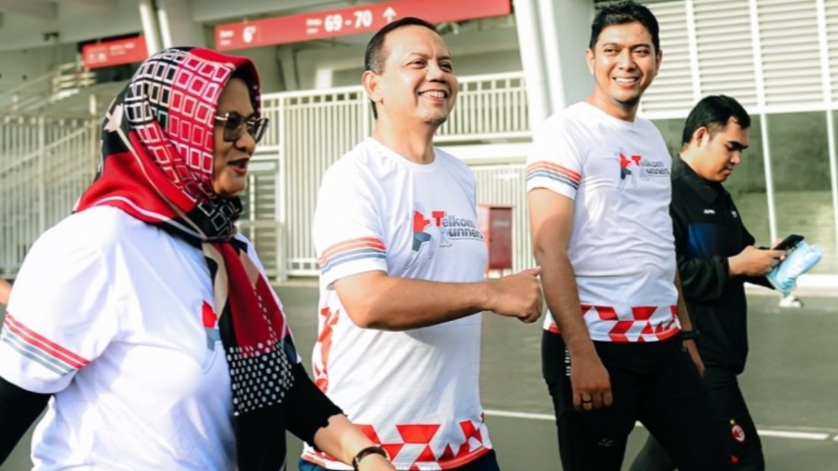 Komunitas Telkom Runners Kampanye Peduli Mangrove dengan Berlari Sambil Berbagi