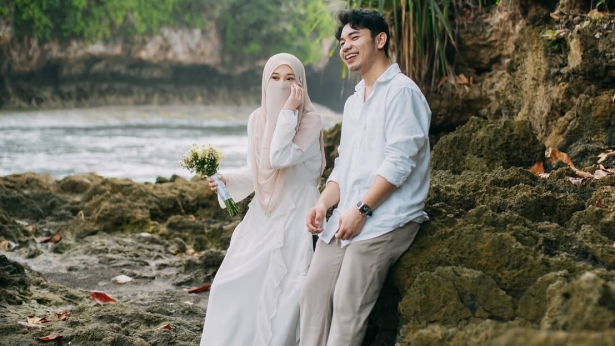 Biodata Tinandrose, Penulis Buku dan Pebisnis Sukses yang Dinikahi Fiki Naki