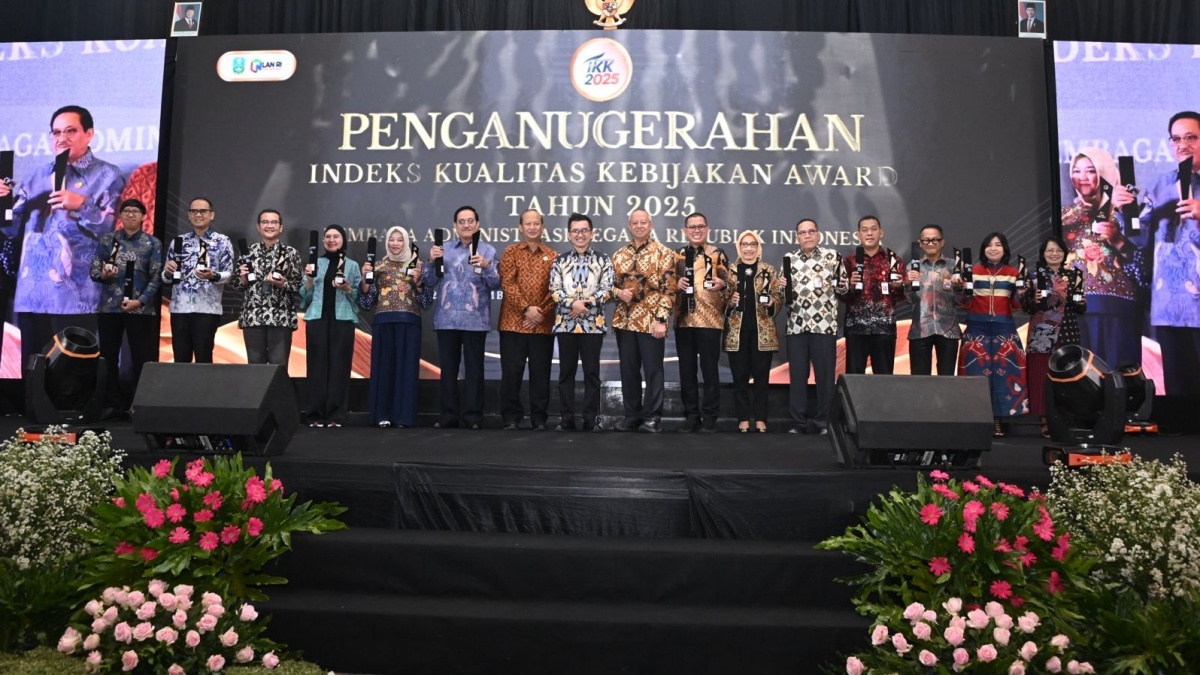 Kementerian PANRB Raih Predikat Unggul IKK Award 2025