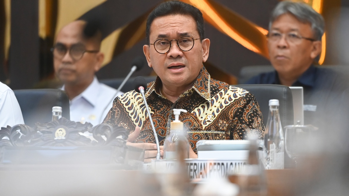 Bantah Harga Ayam Melonjak Karena MBG, Mendag: Justru Jadi Lebih Stabil