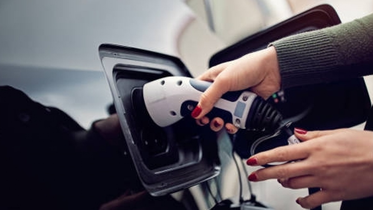 Kenali Jenis Colokan Mobil Listrik yang Tersedia di Indonesia