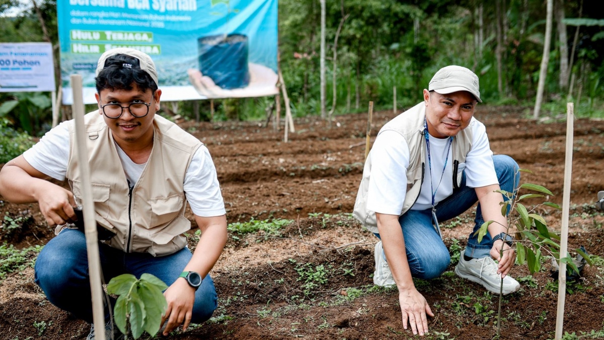 Dukung Mitigasi Banjir dan Longsor, BCA Syariah Tanam 1.500 Pohon di Cisitu Sukabumi