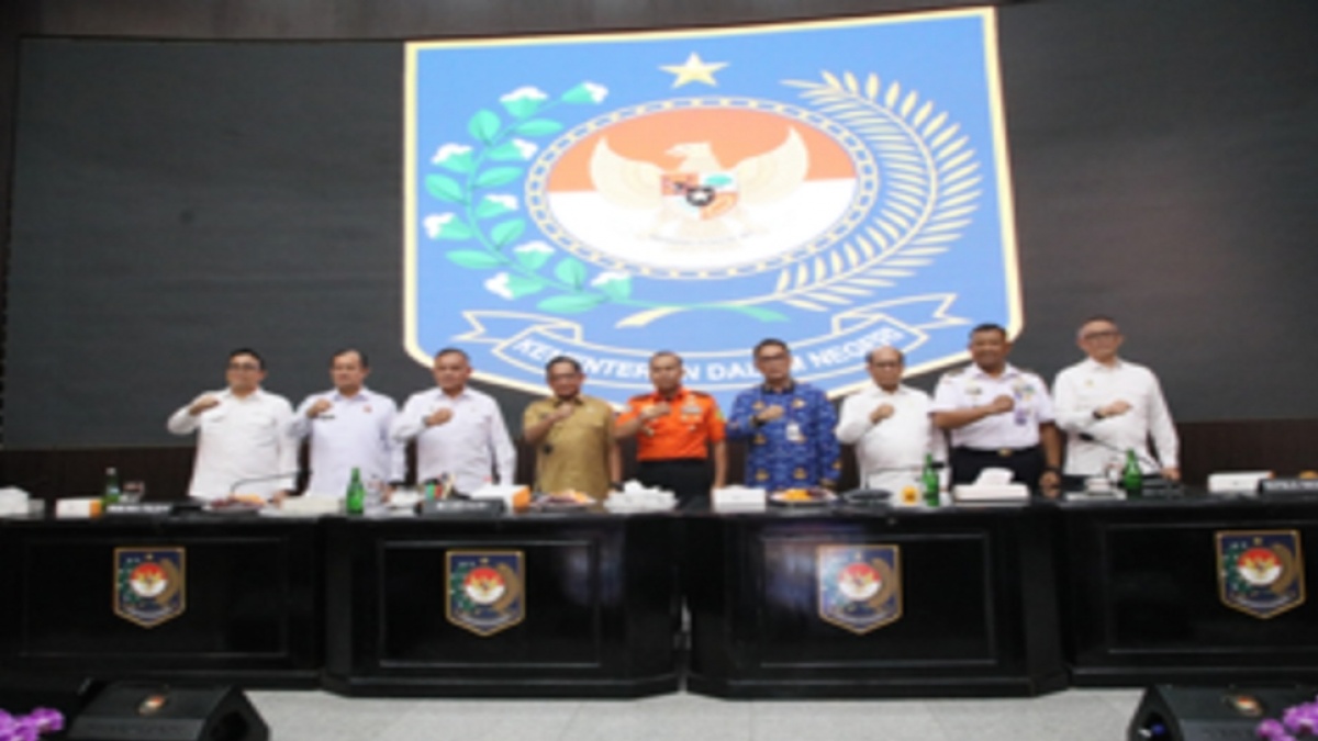 Mendagri Minta Pemda Perkuat Sinergi Hadapi Potensi Bencana dan Momentum Nataru 2025